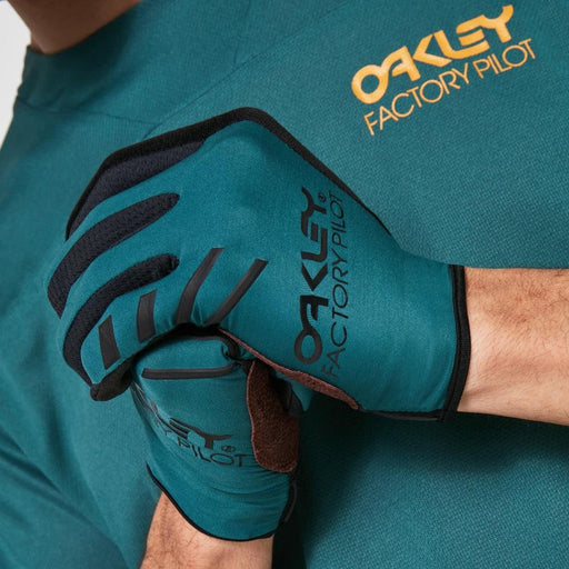 OAKLEY All Conditions Hydrolix Gloves - Adventure HQ